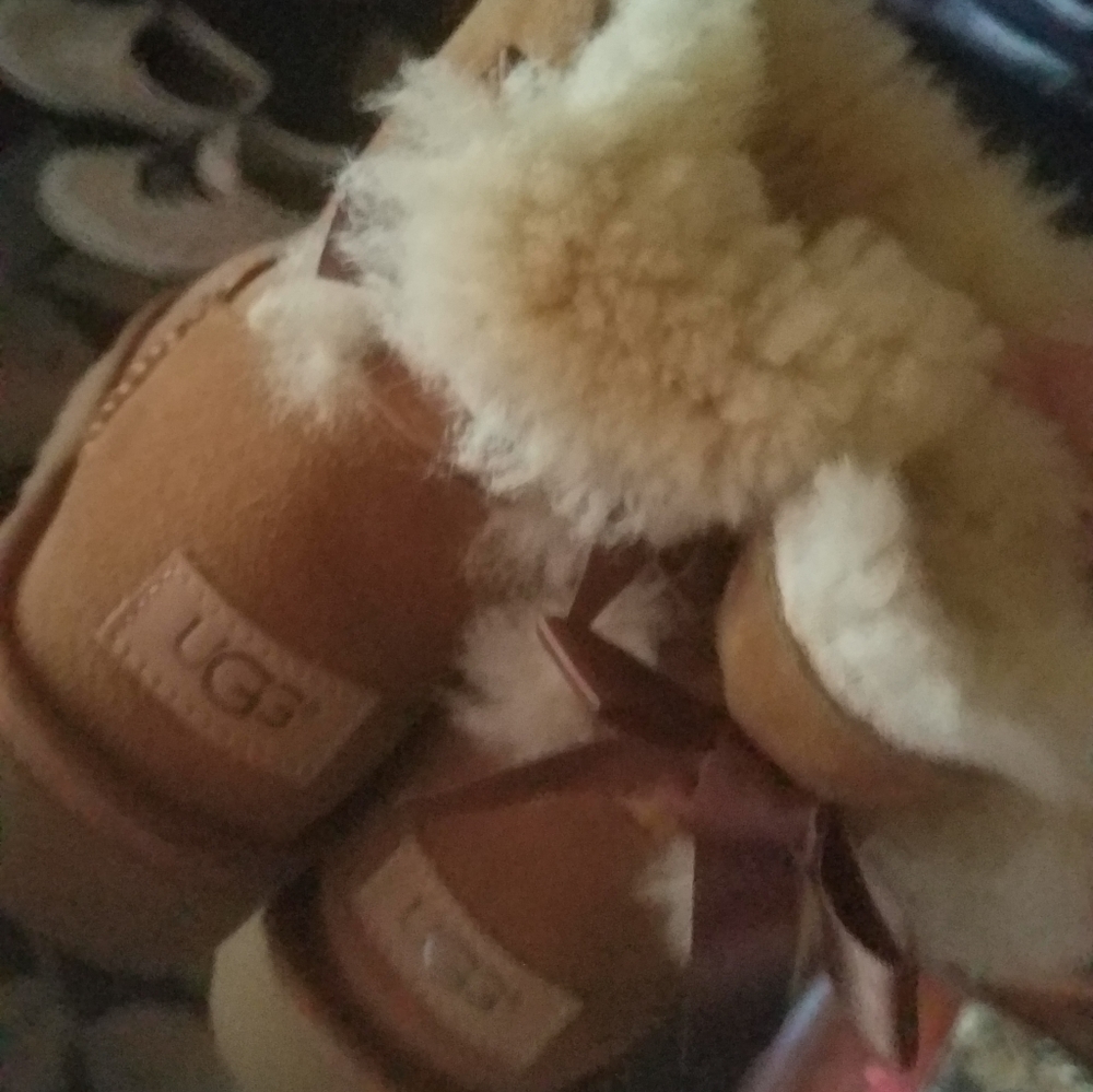 UGGS